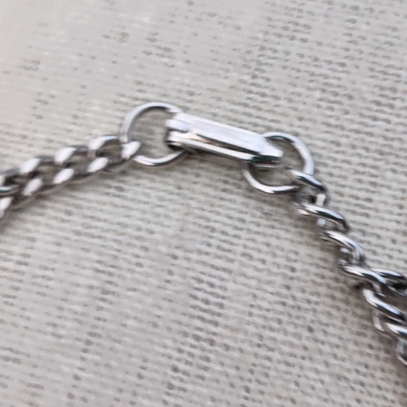 Vintage pewter charm bracelet - Picture 6 of 6